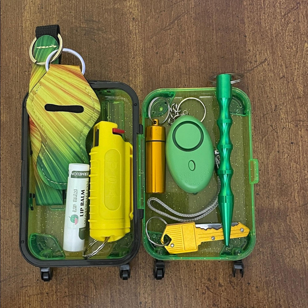 NWOT Green & Yellow Starburst Self-Defense Keychain Set